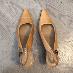 Two Lips light brown leather shoes